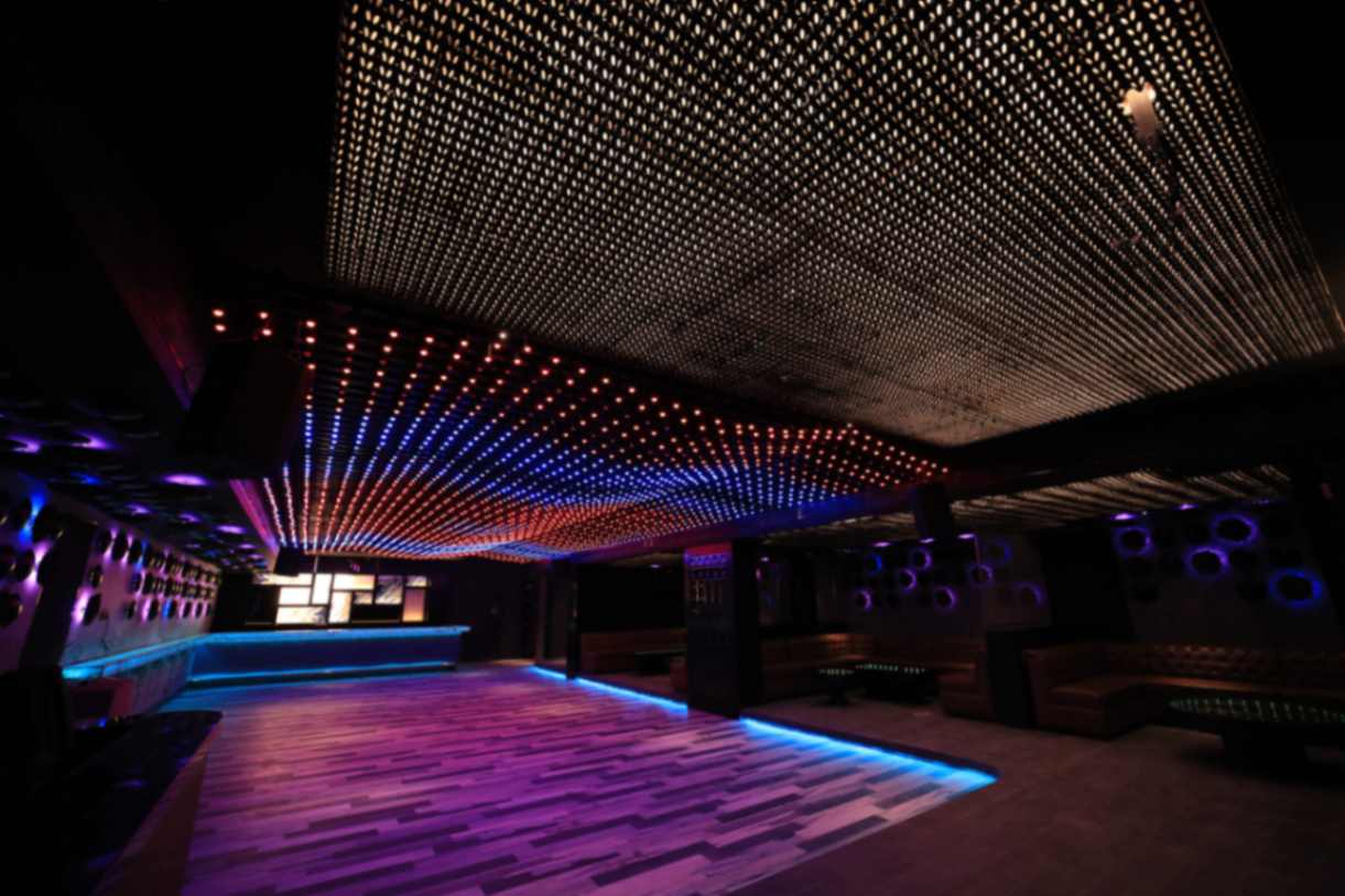 Cocktail Lounge in Mira Road